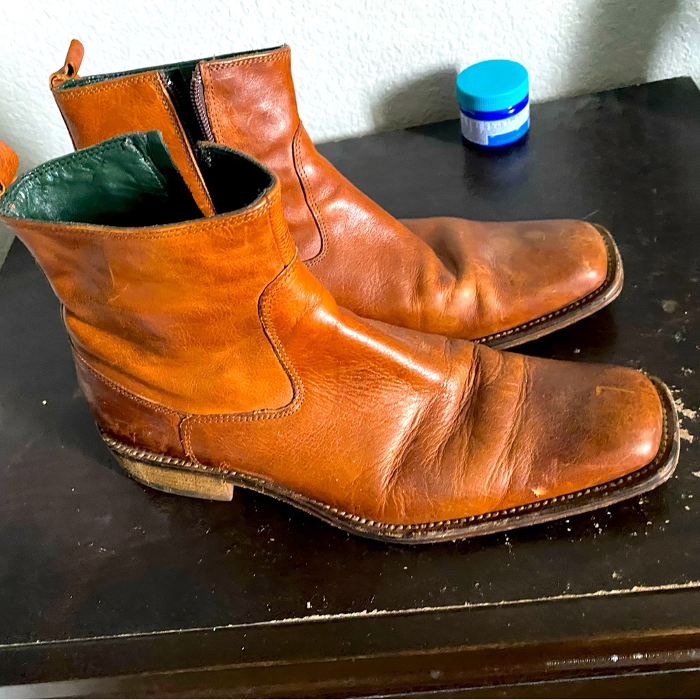 Great Kenneth Cole boots size 8